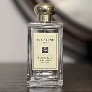 Jo Malone English Pear & Freesia Cologne
• LARGE SIZE